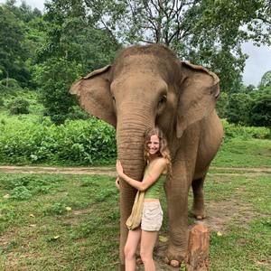 Meet your Posher, Jillian